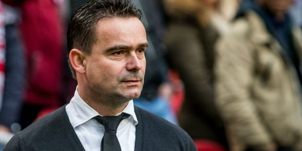 Arsenal Ingin Daratkan Overmars, Ajax Nggak Terima!